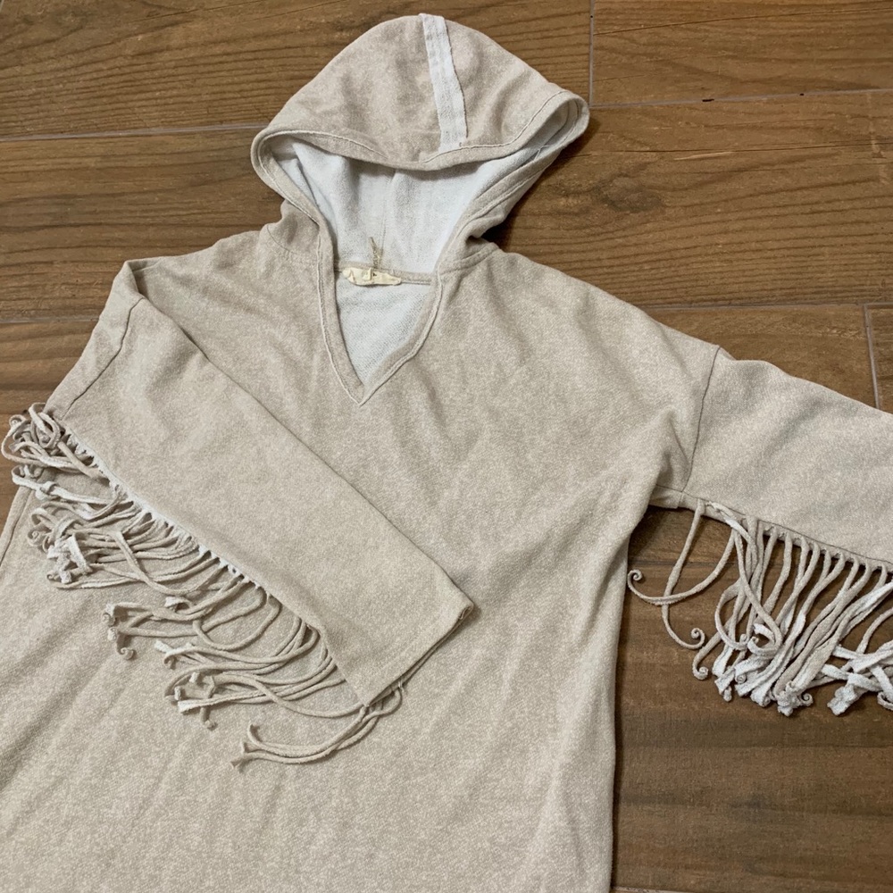 Boutique long sleeve hooded shirt - Picture 2 of 9